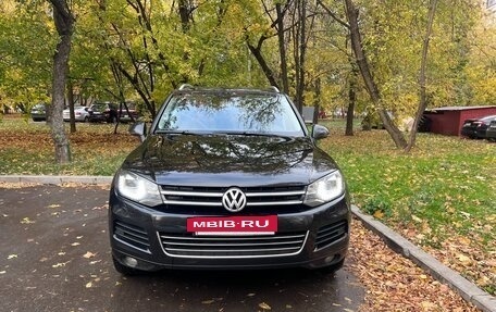 Volkswagen Touareg III, 2012 год, 2 600 000 рублей, 2 фотография