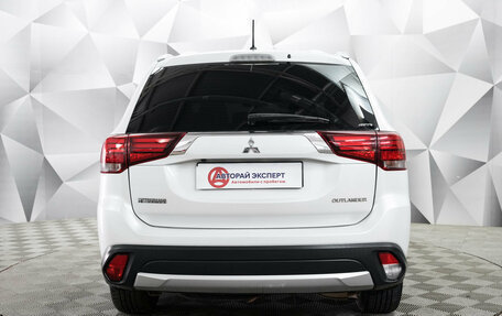 Mitsubishi Outlander III рестайлинг 3, 2015 год, 1 650 000 рублей, 2 фотография