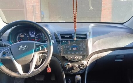 Hyundai Solaris II рестайлинг, 2014 год, 830 000 рублей, 7 фотография
