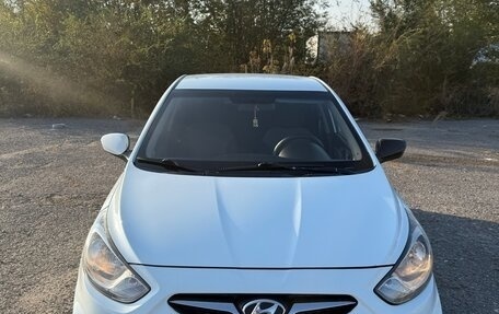 Hyundai Solaris II рестайлинг, 2013 год, 830 000 рублей, 1 фотография