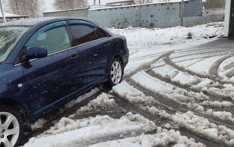 Toyota Avensis III рестайлинг, 2003 год, 800 000 рублей, 6 фотография