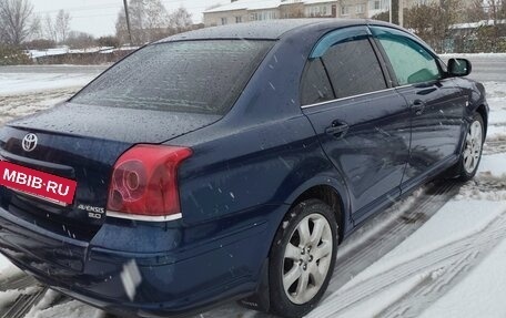 Toyota Avensis III рестайлинг, 2003 год, 800 000 рублей, 4 фотография