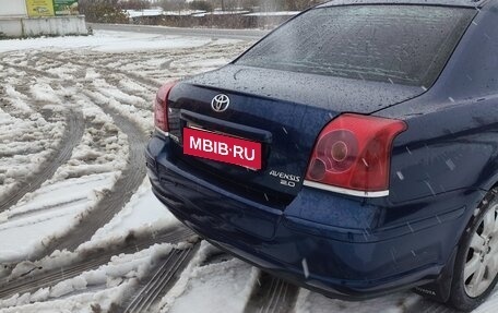 Toyota Avensis III рестайлинг, 2003 год, 800 000 рублей, 8 фотография