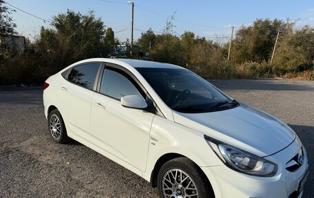 Hyundai Solaris II рестайлинг, 2013 год, 830 000 рублей, 2 фотография