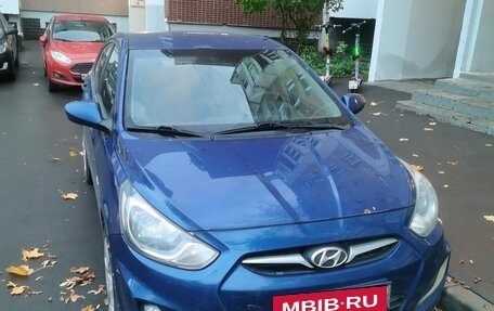 Hyundai Solaris II рестайлинг, 2011 год, 550 000 рублей, 2 фотография
