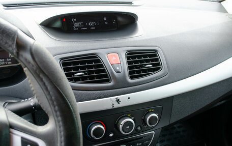 Renault Megane III рестайлинг, 2011 год, 679 000 рублей, 11 фотография