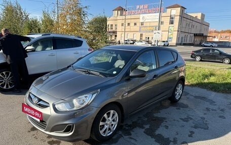 Hyundai Solaris II рестайлинг, 2012 год, 695 000 рублей, 2 фотография