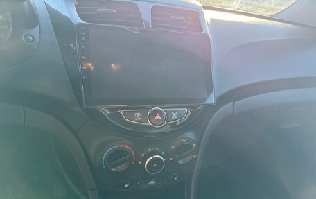 Hyundai Solaris II рестайлинг, 2012 год, 695 000 рублей, 15 фотография