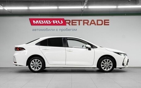 Toyota Corolla, 2021 год, 1 925 000 рублей, 5 фотография