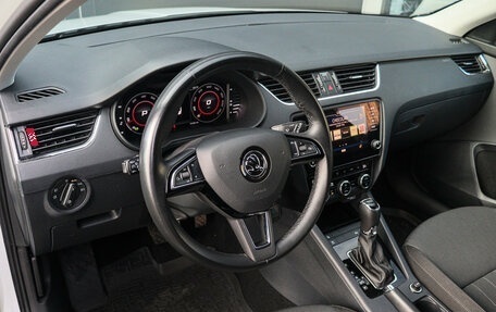 Skoda Octavia, 2019 год, 2 400 000 рублей, 13 фотография