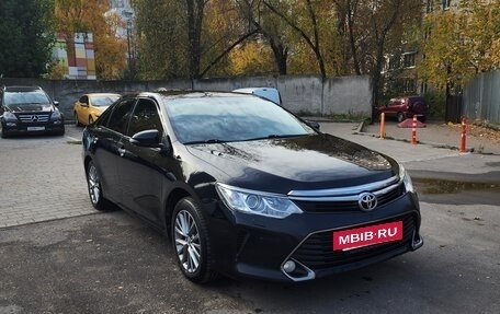 Toyota Camry, 2017 год, 2 700 000 рублей, 4 фотография