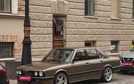 BMW 5 серия, 1983 год, 750 000 рублей, 1 фотография