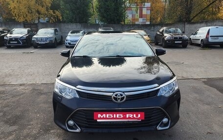 Toyota Camry, 2017 год, 2 700 000 рублей, 8 фотография