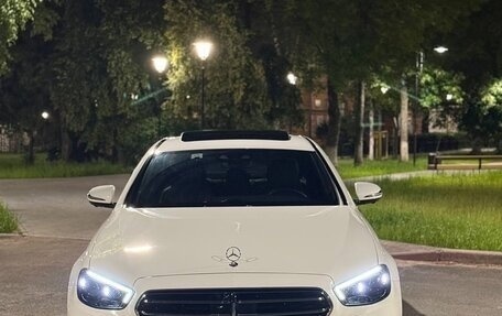 Mercedes-Benz E-Класс, 2021 год, 5 350 000 рублей, 1 фотография