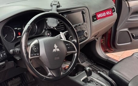 Mitsubishi Outlander III рестайлинг 3, 2013 год, 1 300 000 рублей, 12 фотография