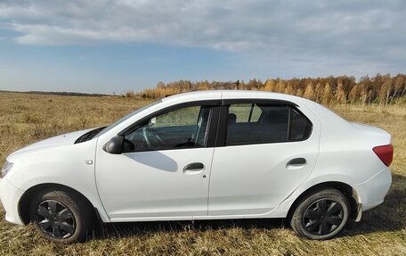 Renault Logan II, 2015 год, 680 000 рублей, 3 фотография