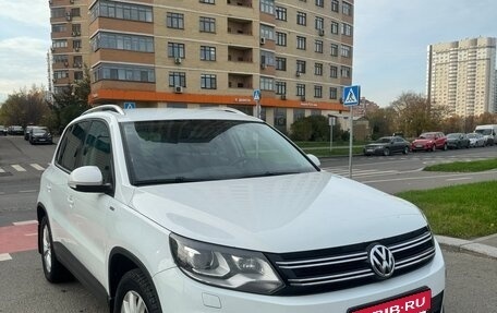 Volkswagen Tiguan I, 2016 год, 1 450 000 рублей, 2 фотография