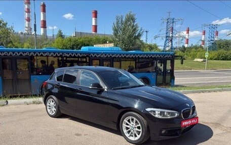 BMW 1 серия, 2019 год, 2 100 000 рублей, 2 фотография