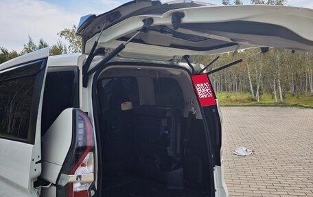 Nissan Serena IV, 2022 год, 2 600 000 рублей, 14 фотография