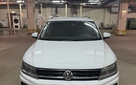 Volkswagen Tiguan II, 2017 год, 1 900 000 рублей, 2 фотография