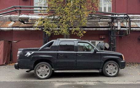 Cadillac Escalade II, 2003 год, 1 700 000 рублей, 3 фотография