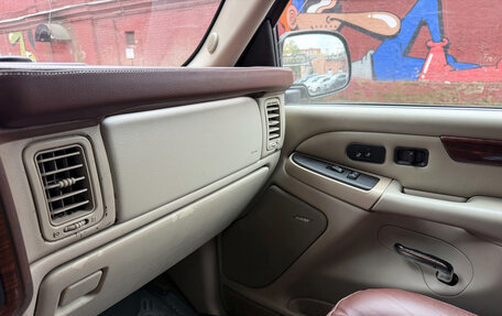 Cadillac Escalade II, 2003 год, 1 700 000 рублей, 13 фотография