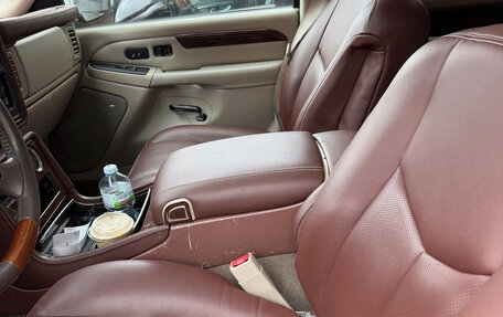 Cadillac Escalade II, 2003 год, 1 700 000 рублей, 8 фотография