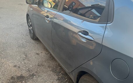 KIA Rio III рестайлинг, 2013 год, 850 000 рублей, 4 фотография