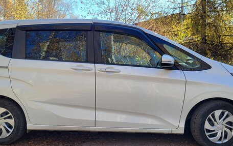 Honda Freed II, 2020 год, 1 600 000 рублей, 10 фотография