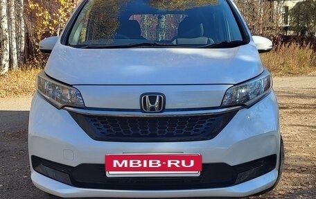 Honda Freed II, 2020 год, 1 600 000 рублей, 2 фотография
