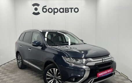 Mitsubishi Outlander III рестайлинг 3, 2021 год, 2 390 000 рублей, 2 фотография