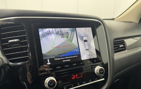 Mitsubishi Outlander III рестайлинг 3, 2021 год, 2 390 000 рублей, 19 фотография