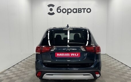 Mitsubishi Outlander III рестайлинг 3, 2021 год, 2 390 000 рублей, 7 фотография