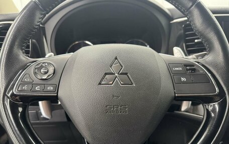 Mitsubishi Outlander III рестайлинг 3, 2021 год, 2 390 000 рублей, 23 фотография