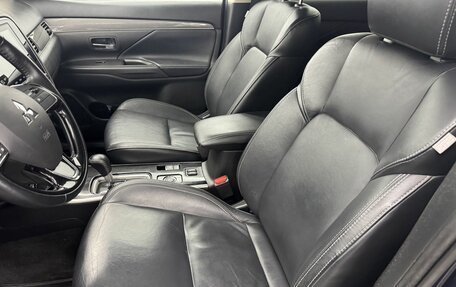 Mitsubishi Outlander III рестайлинг 3, 2021 год, 2 390 000 рублей, 24 фотография