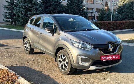 Renault Kaptur I рестайлинг, 2017 год, 1 225 000 рублей, 2 фотография