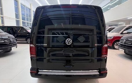 Volkswagen Multivan T6 рестайлинг, 2019 год, 8 100 000 рублей, 4 фотография
