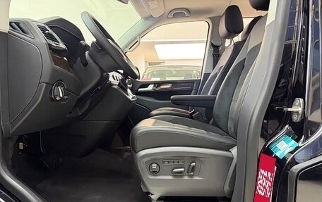 Volkswagen Multivan T6 рестайлинг, 2019 год, 8 100 000 рублей, 6 фотография