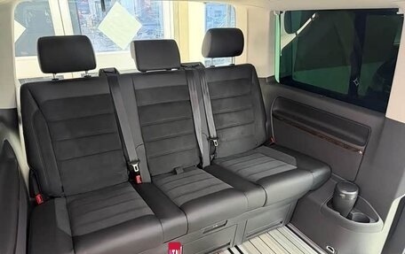 Volkswagen Multivan T6 рестайлинг, 2019 год, 8 100 000 рублей, 18 фотография