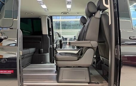 Volkswagen Multivan T6 рестайлинг, 2019 год, 8 100 000 рублей, 14 фотография