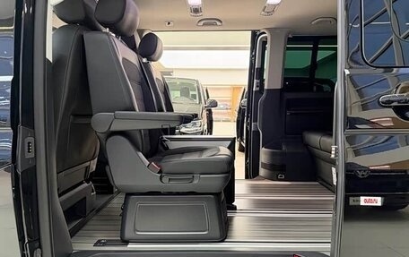 Volkswagen Multivan T6 рестайлинг, 2019 год, 8 100 000 рублей, 16 фотография