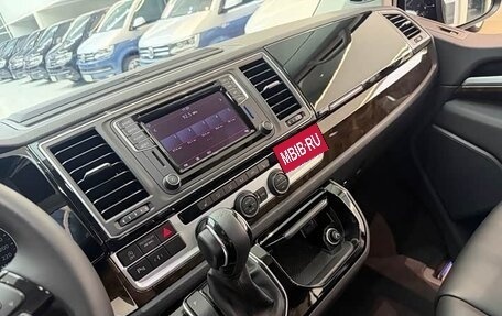 Volkswagen Multivan T6 рестайлинг, 2019 год, 8 100 000 рублей, 11 фотография
