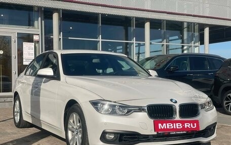 BMW 3 серия, 2017 год, 1 900 000 рублей, 4 фотография