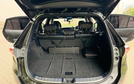 Toyota Harrier, 2017 год, 2 100 000 рублей, 9 фотография