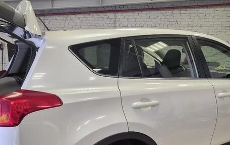 Toyota RAV4, 2014 год, 1 680 000 рублей, 5 фотография