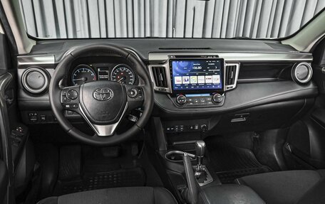 Toyota RAV4, 2016 год, 2 379 000 рублей, 6 фотография