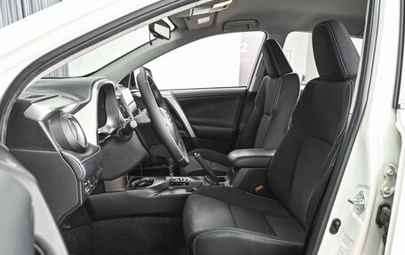 Toyota RAV4, 2016 год, 2 379 000 рублей, 10 фотография