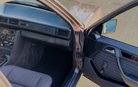 Mercedes-Benz W124, 1992 год, 550 000 рублей, 19 фотография