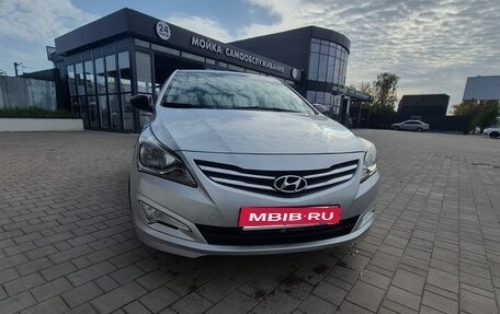 Hyundai Solaris II рестайлинг, 2015 год, 1 250 000 рублей, 1 фотография