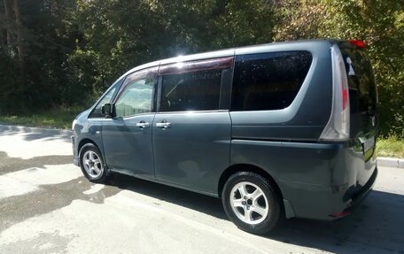Nissan Serena III, 2011 год, 950 000 рублей, 11 фотография